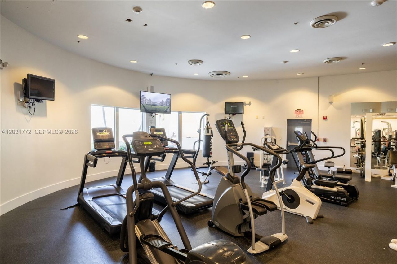 5600 Collins Ave , Unit 14R, Miami Beach, FL 33140 Photo