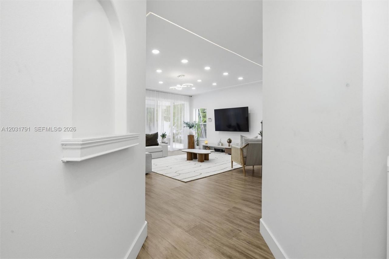 19185 NW 22nd St , Unit 19185, Pembroke Pines, FL 33029 Photo