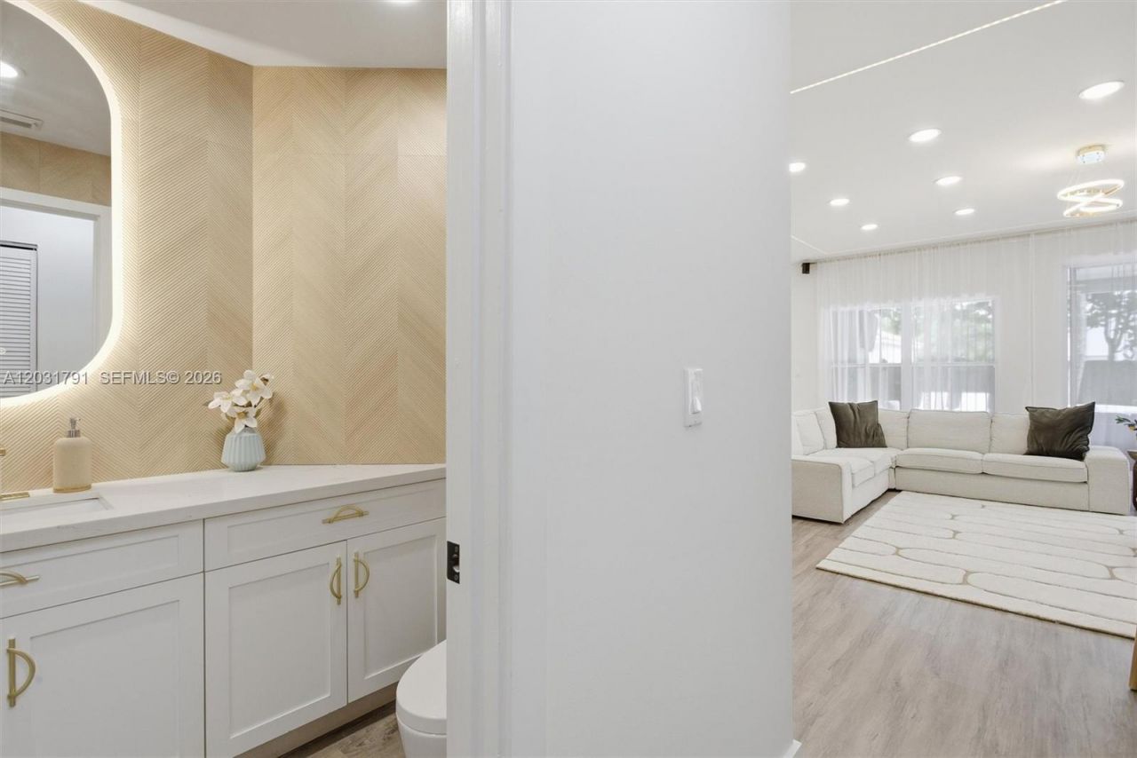 19185 NW 22nd St , Unit 19185, Pembroke Pines, FL 33029 Photo