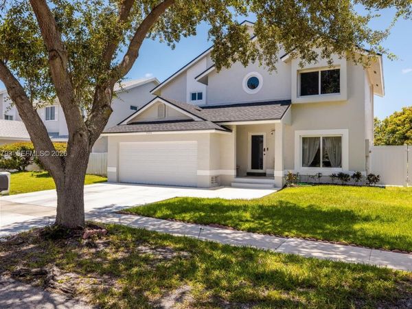 9650 SW 9th Ct , Pembroke Pines, FL 33025