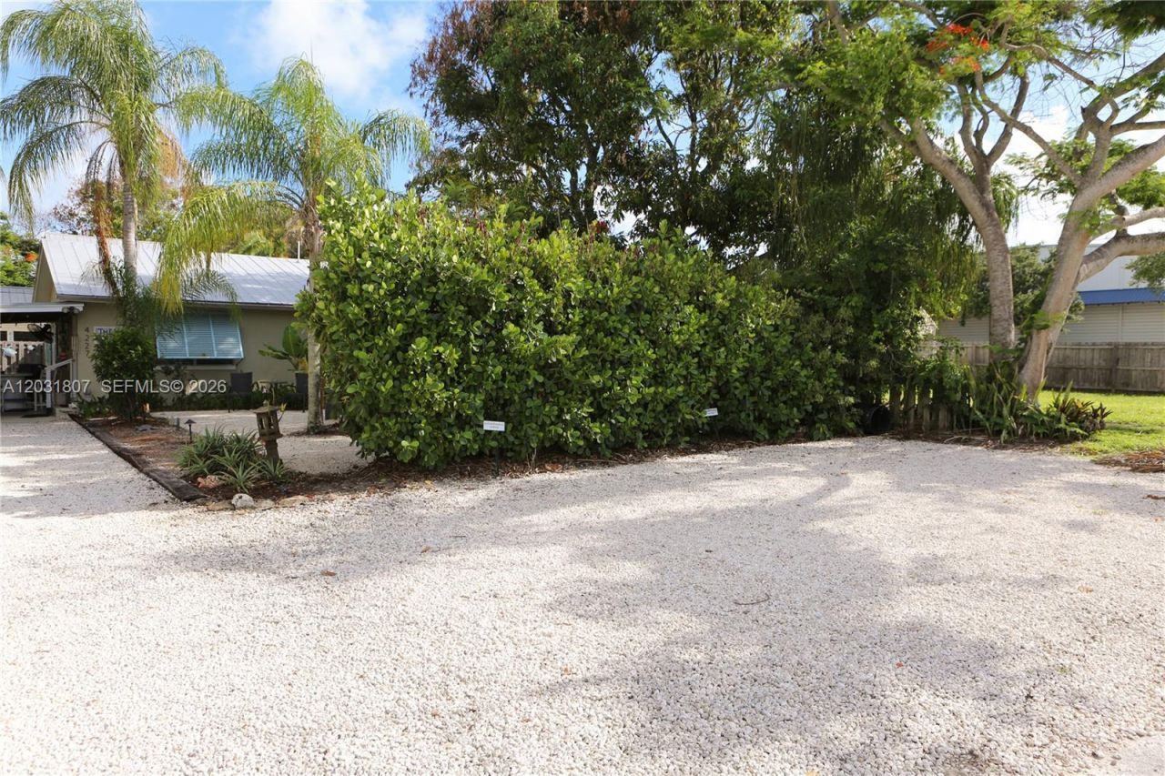 4225 SE Westfield St , Stuart, FL 34997 Photo