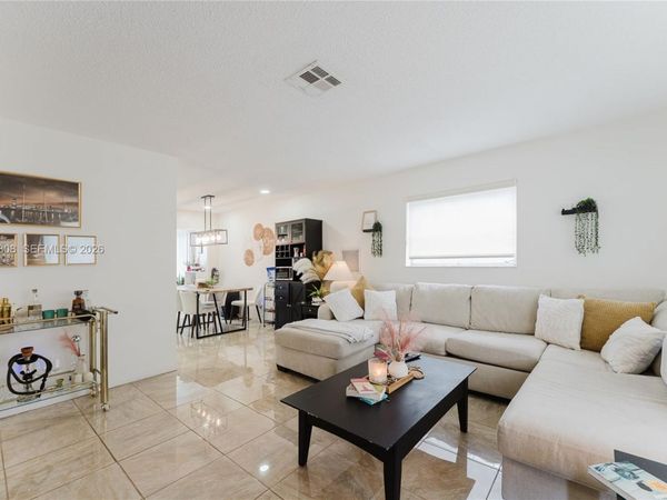 2604 NW 48th St, Tamarac, FL 33309
