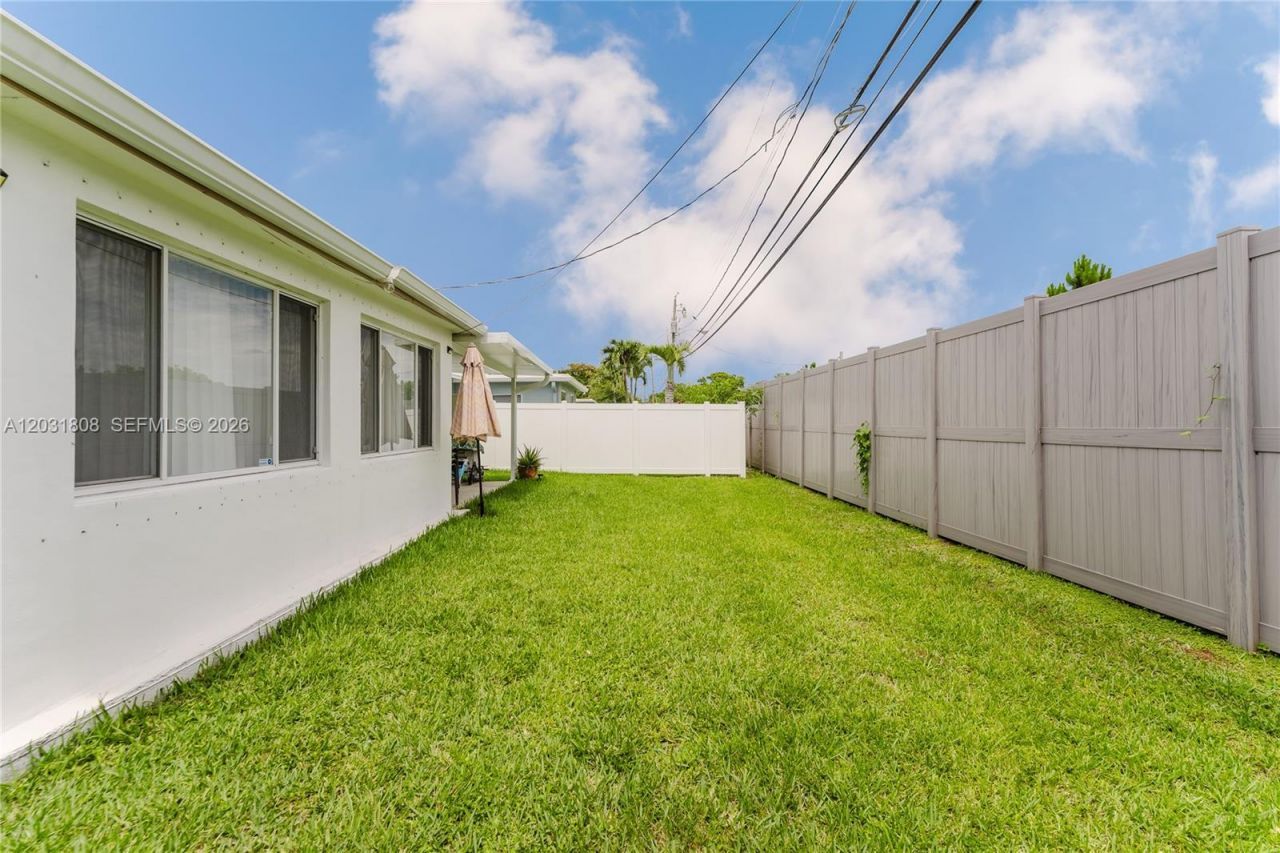 2604 NW 48th St, Tamarac, FL 33309 Photo