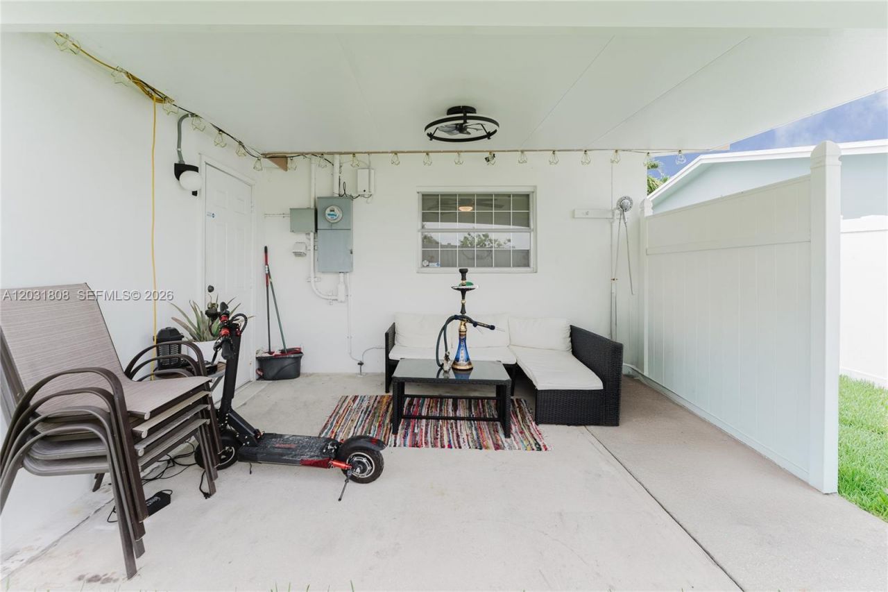 2604 NW 48th St, Tamarac, FL 33309 Photo