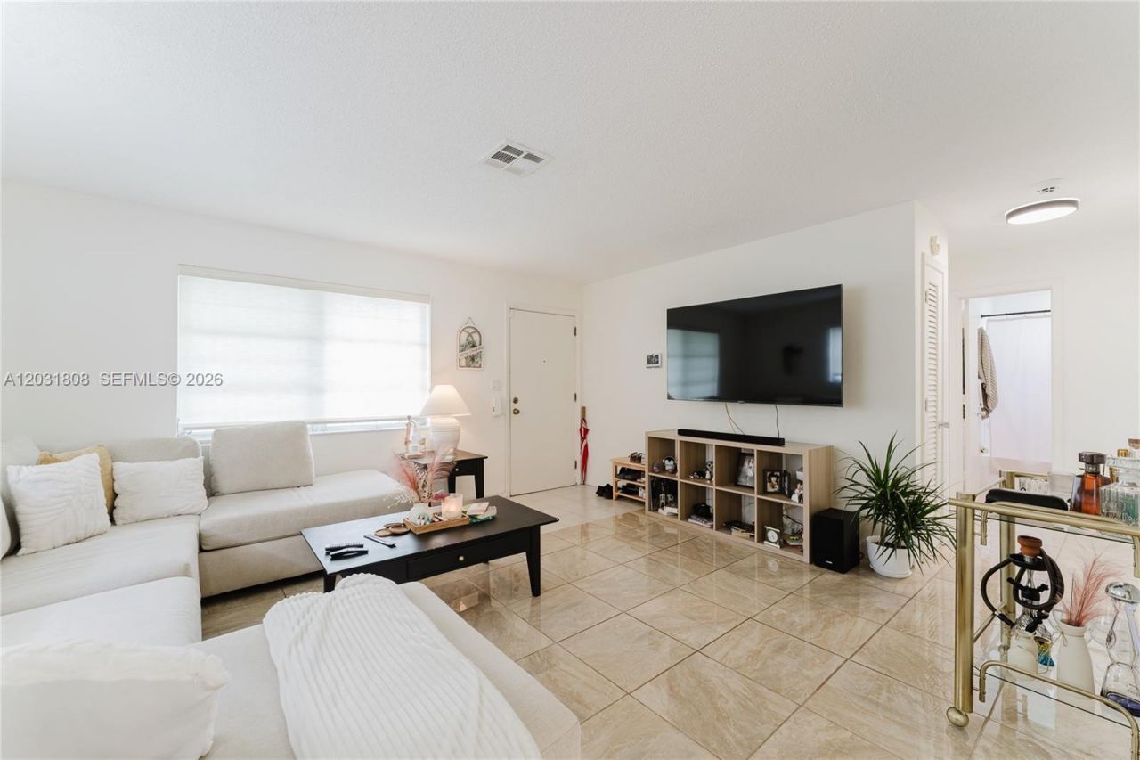 2604 NW 48th St, Tamarac, FL 33309 Photo