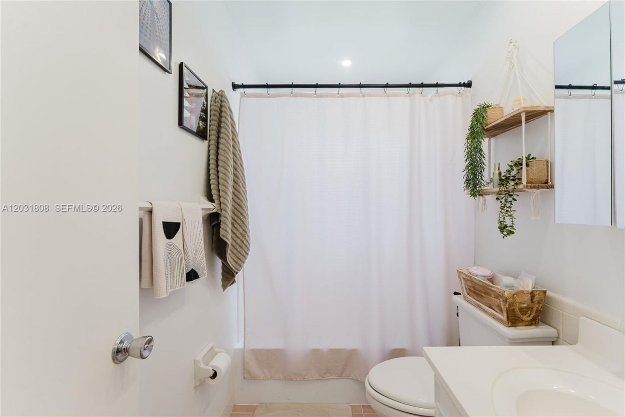 2604 NW 48th St, Tamarac, FL 33309 Photo