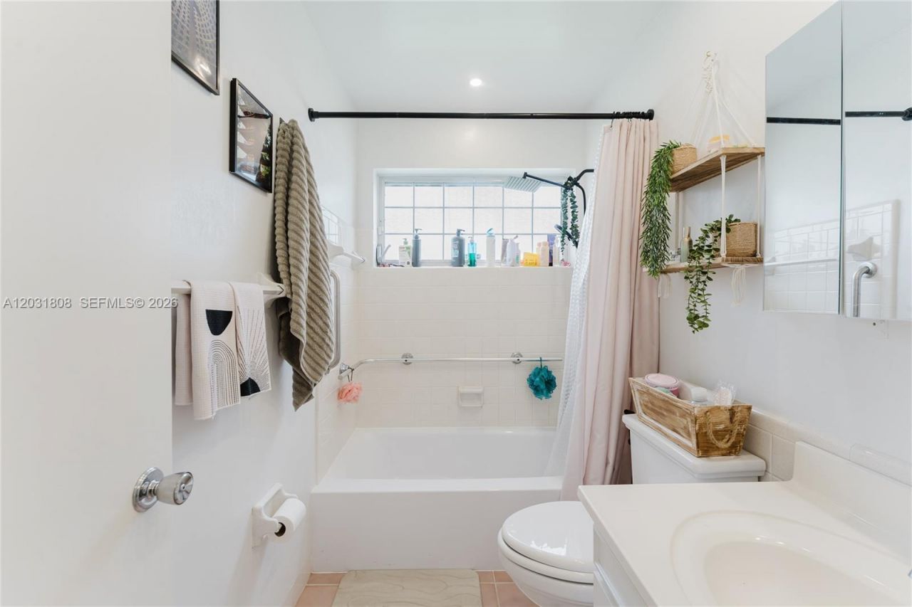 2604 NW 48th St , Tamarac, FL 33309 Photo