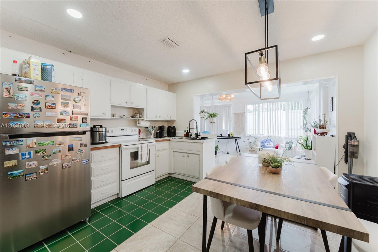 2604 NW 48th St, Tamarac, FL 33309 Photo