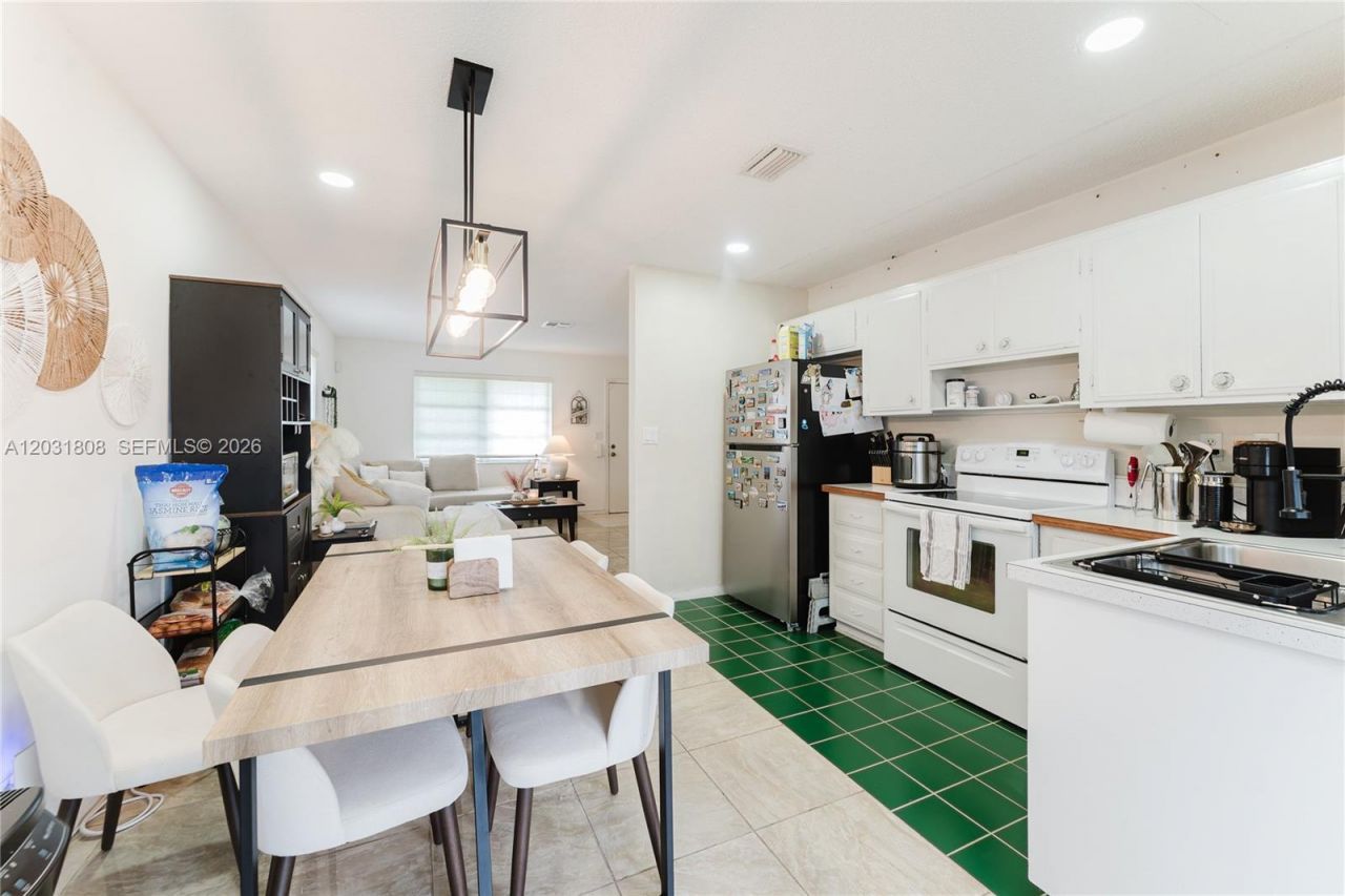 2604 NW 48th St, Tamarac, FL 33309 Photo