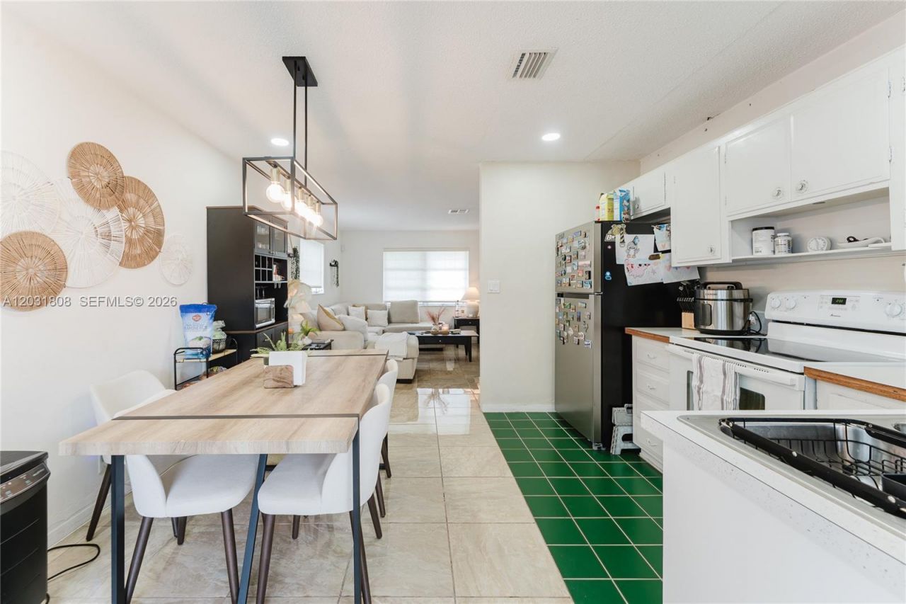 2604 NW 48th St, Tamarac, FL 33309 Photo