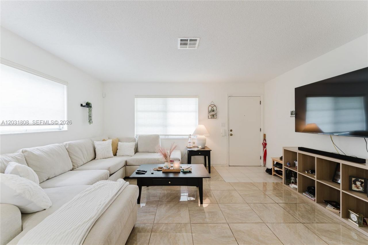 2604 NW 48th St, Tamarac, FL 33309 Photo