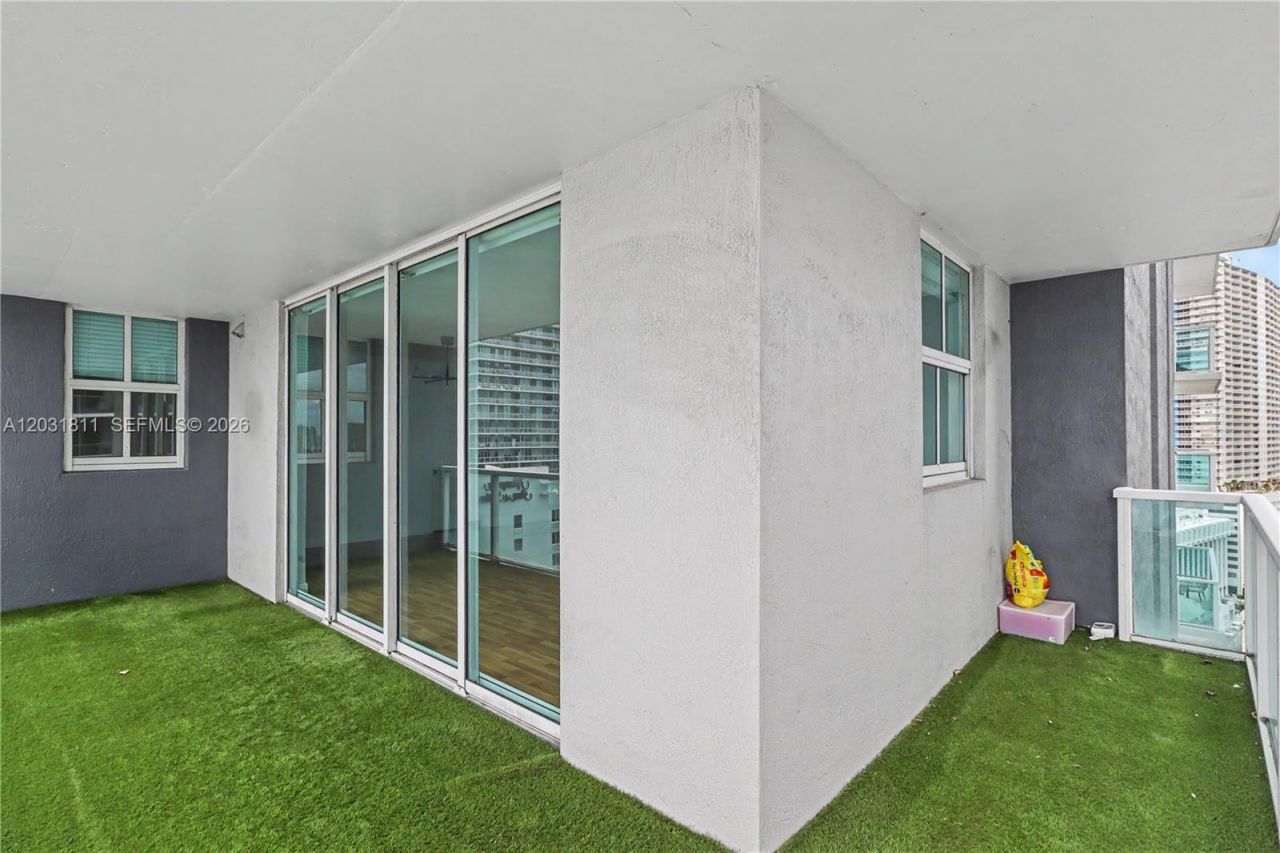 1250 S Miami Ave, Unit 1701, Miami, FL 33130 Photo