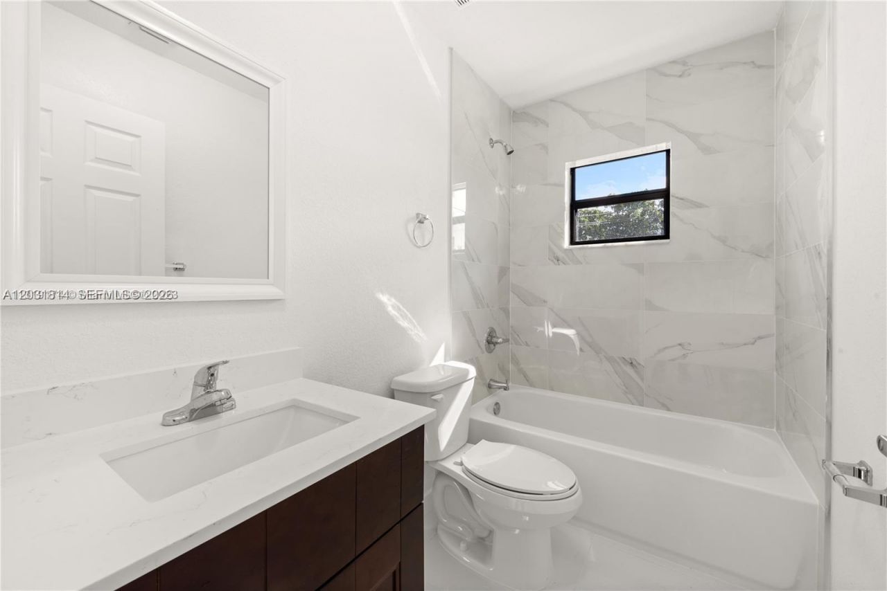 2243 NW 50th St, Unit 2, Miami, FL 33142 Photo