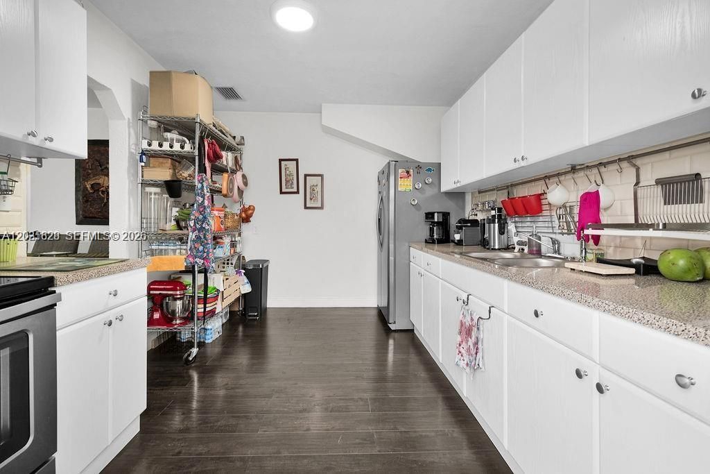 600 NW 34th Ave , Miami, FL 33125 Photo