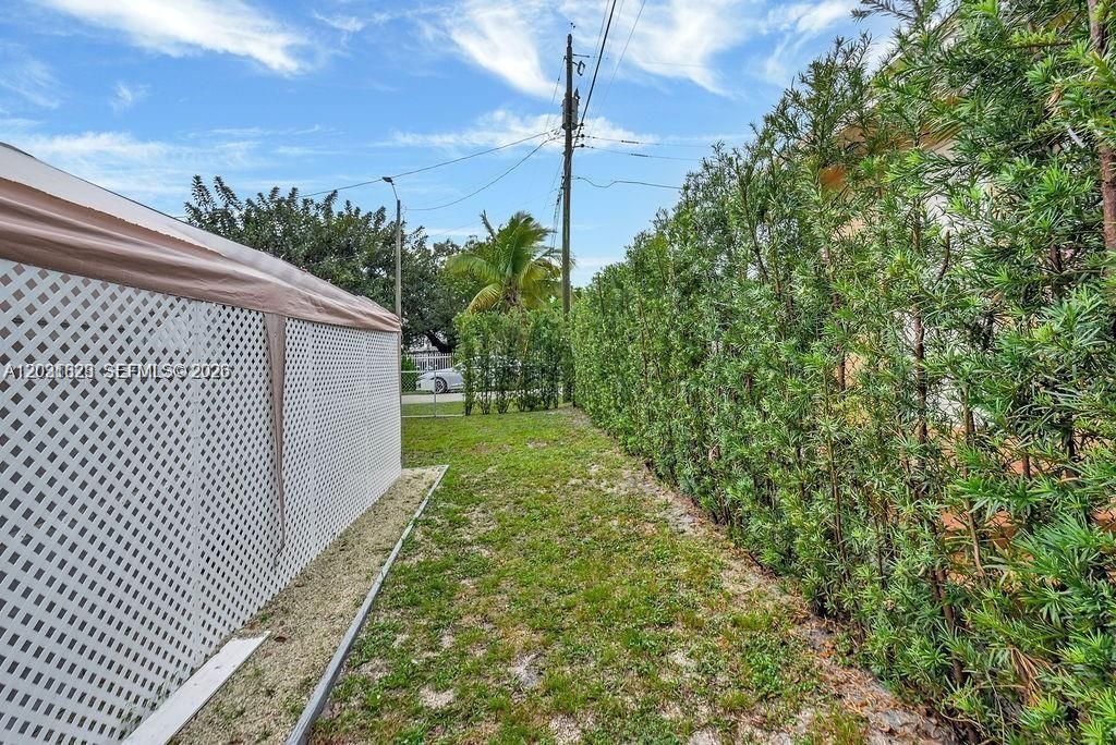 600 NW 34th Ave , Miami, FL 33125 Photo