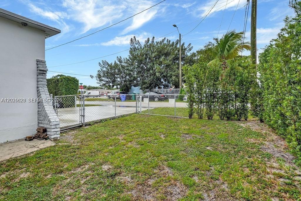 600 NW 34th Ave , Miami, FL 33125 Photo
