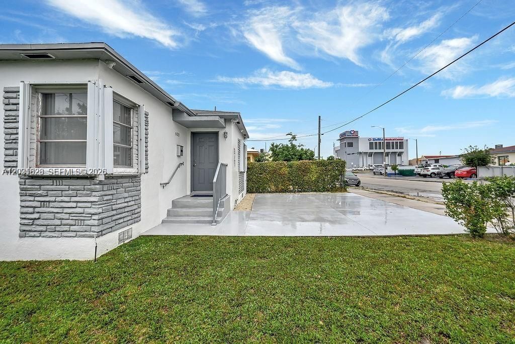 600 NW 34th Ave , Miami, FL 33125 Photo
