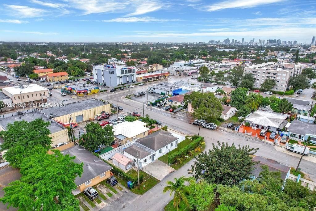 600 NW 34th Ave , Miami, FL 33125 Photo