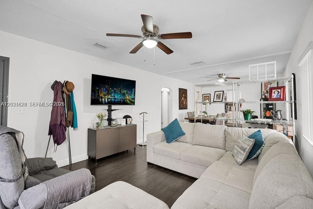 600 NW 34th Ave , Miami, FL 33125 Photo