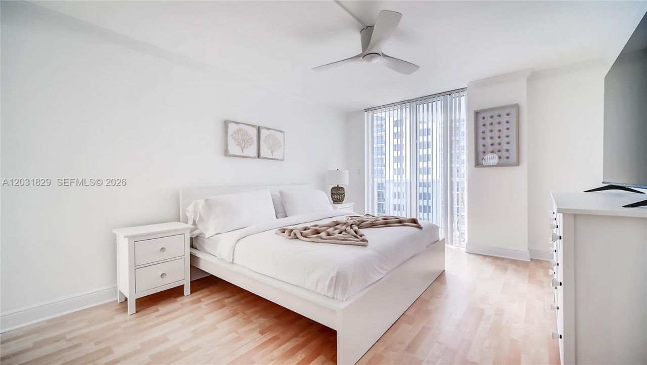 2401 Collins Ave , Unit 904, Miami Beach, FL 33140 Photo