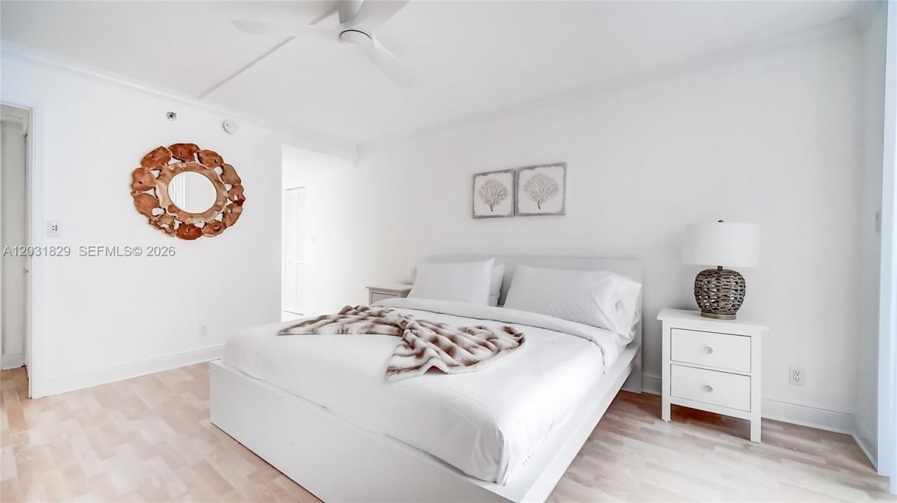 2401 Collins Ave , Unit 904, Miami Beach, FL 33140 Photo