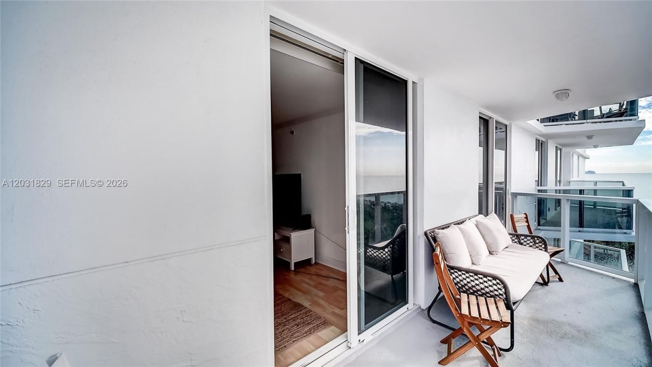 2401 Collins Ave , Unit 904, Miami Beach, FL 33140 Photo