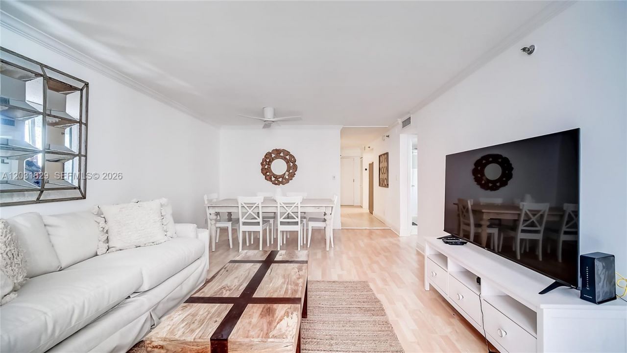 2401 Collins Ave , Unit 904, Miami Beach, FL 33140 Photo
