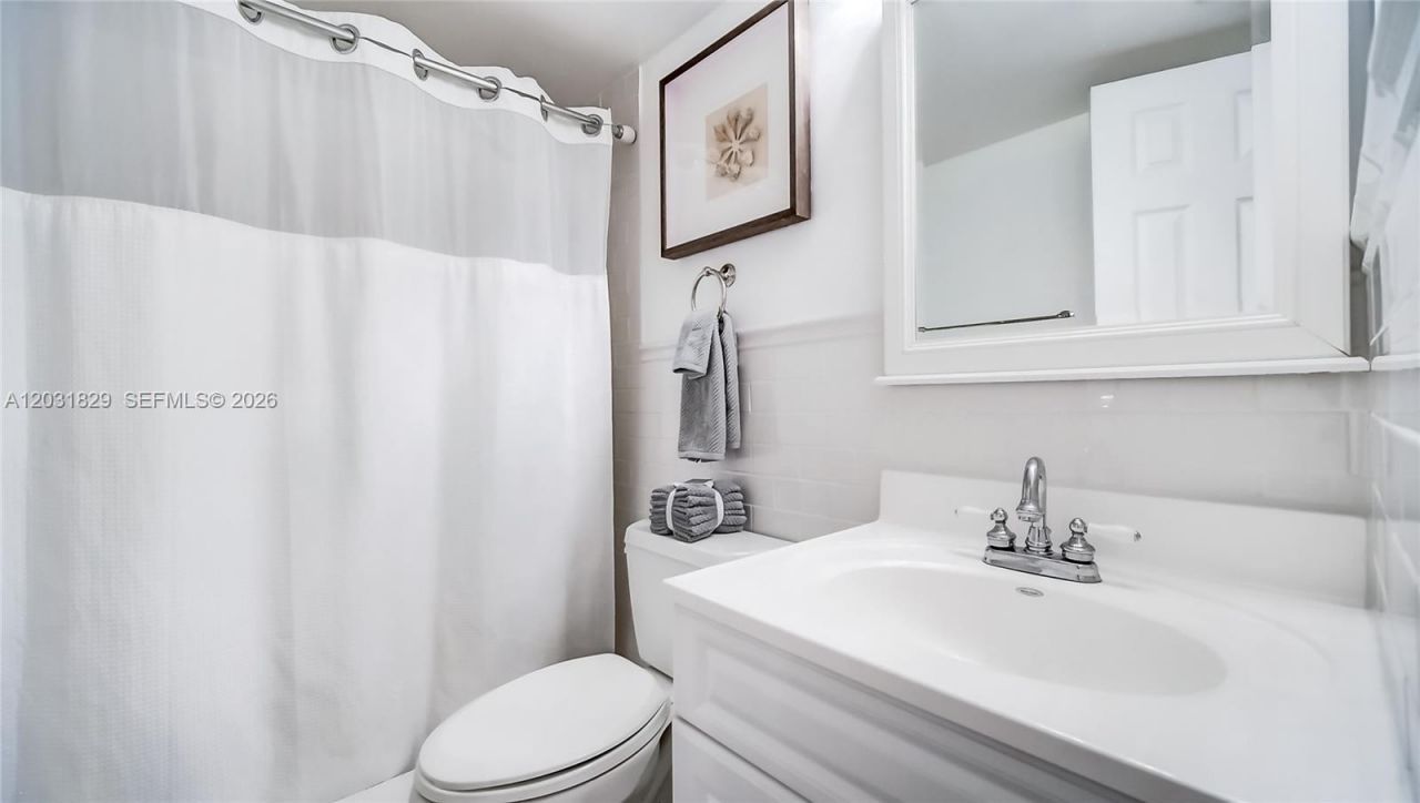 2401 Collins Ave , Unit 904, Miami Beach, FL 33140 Photo
