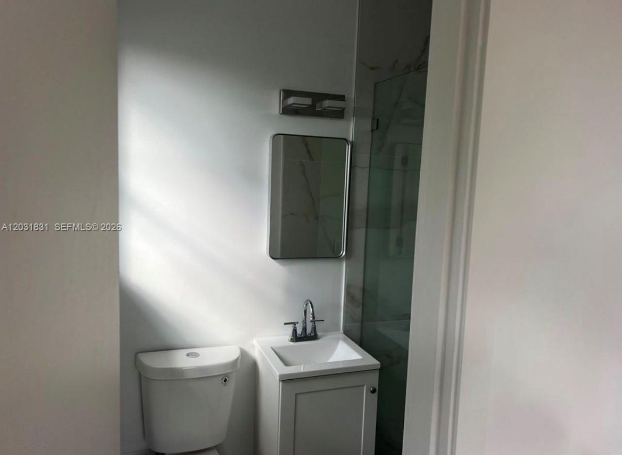 7730 Byron Ave, Unit 4, Miami Beach, FL 33141 Photo