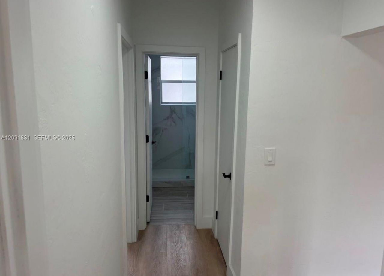 7730 Byron Ave, Unit 4, Miami Beach, FL 33141 Photo