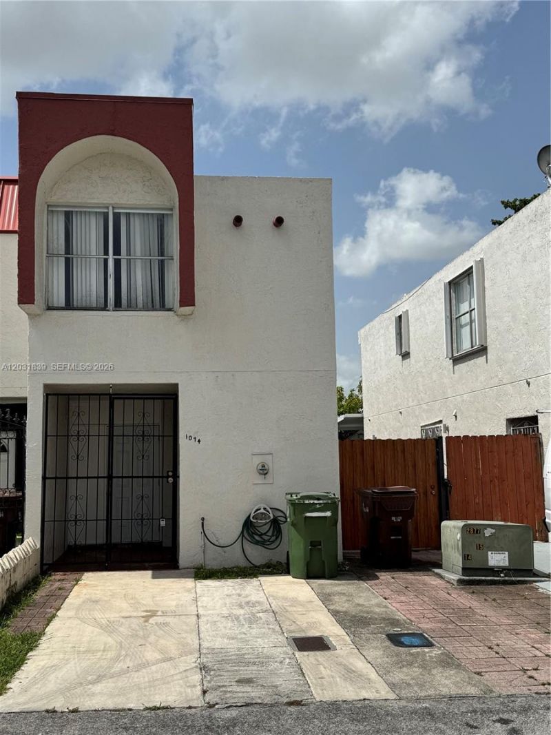 1074 W 38th St , Unit 32, Hialeah, FL 33012 Photo