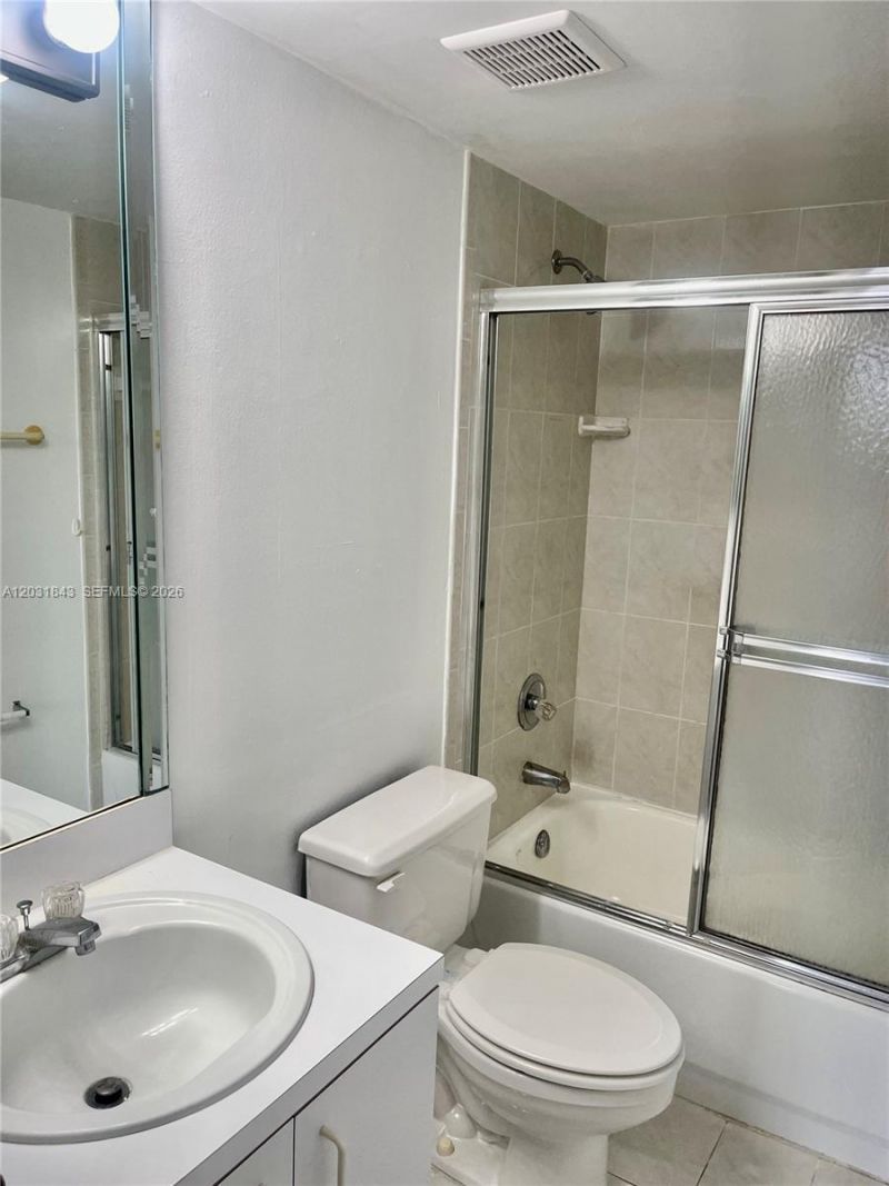 8321 NW 7th St , Unit 1-407, Miami, FL 33126 Photo