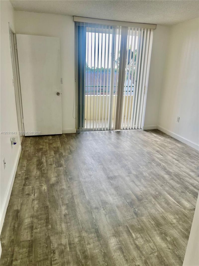 8321 NW 7th St , Unit 1-407, Miami, FL 33126 Photo