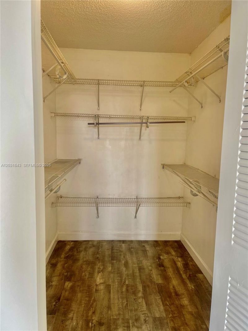 8321 NW 7th St , Unit 1-407, Miami, FL 33126 Photo