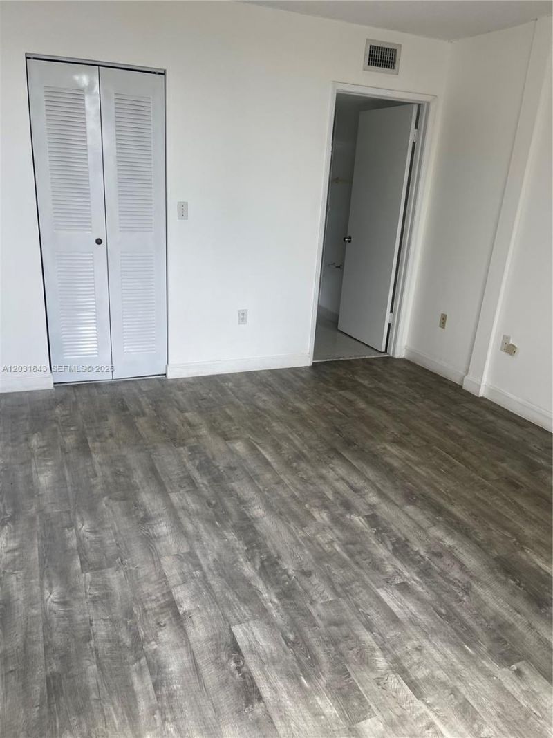 8321 NW 7th St , Unit 1-407, Miami, FL 33126 Photo