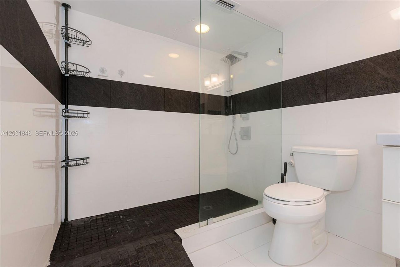 900 Bay Dr , Unit 122, Miami Beach, FL 33141 Photo