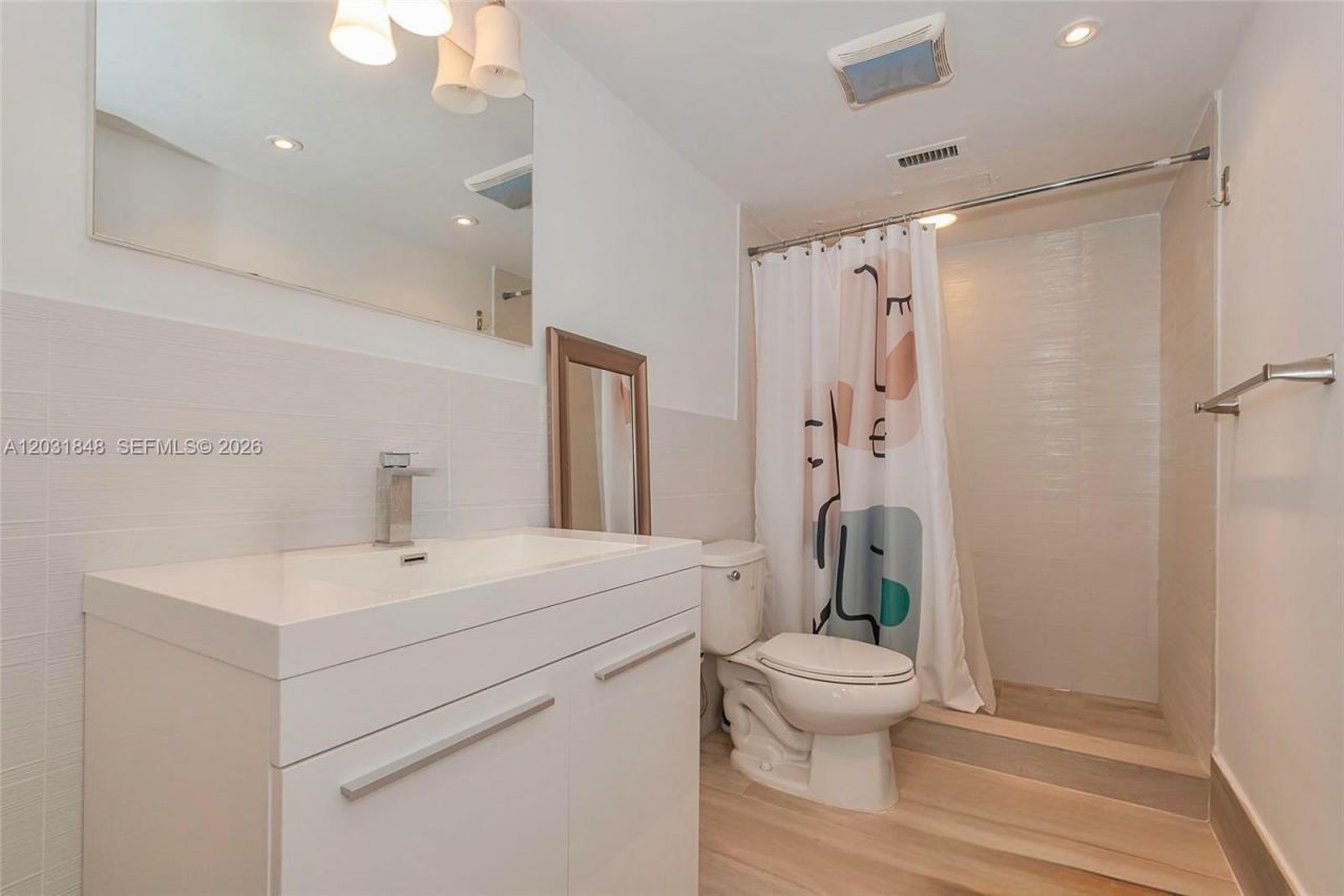 900 Bay Dr , Unit 122, Miami Beach, FL 33141 Photo
