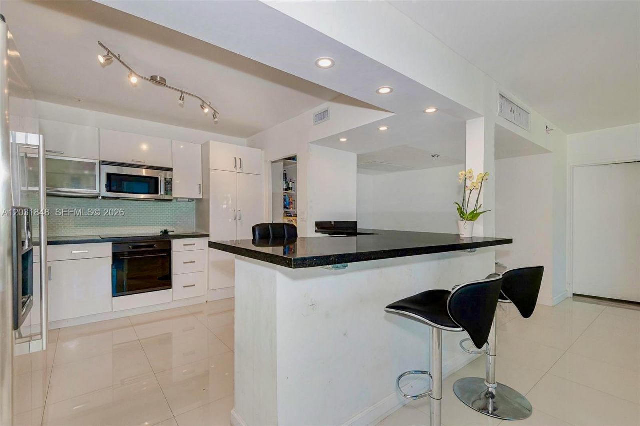900 Bay Dr , Unit 122, Miami Beach, FL 33141 Photo