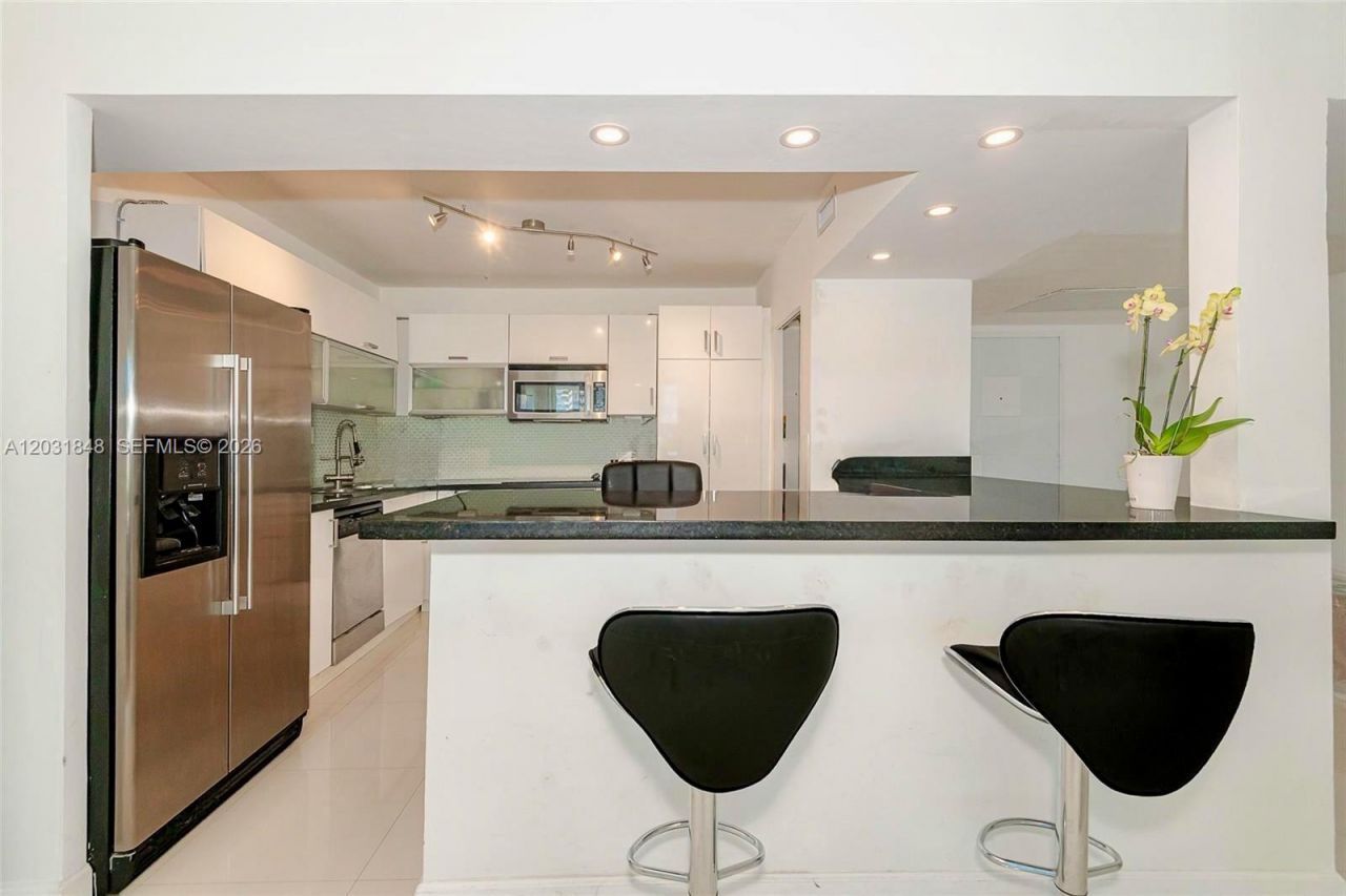 900 Bay Dr , Unit 122, Miami Beach, FL 33141 Photo