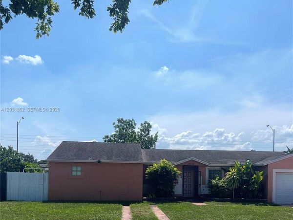 19391 NW 57th Ct, Hialeah, FL 33015