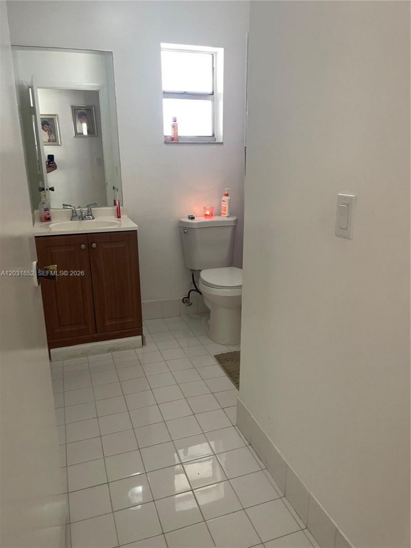 19391 NW 57th Ct, Hialeah, FL 33015 Photo