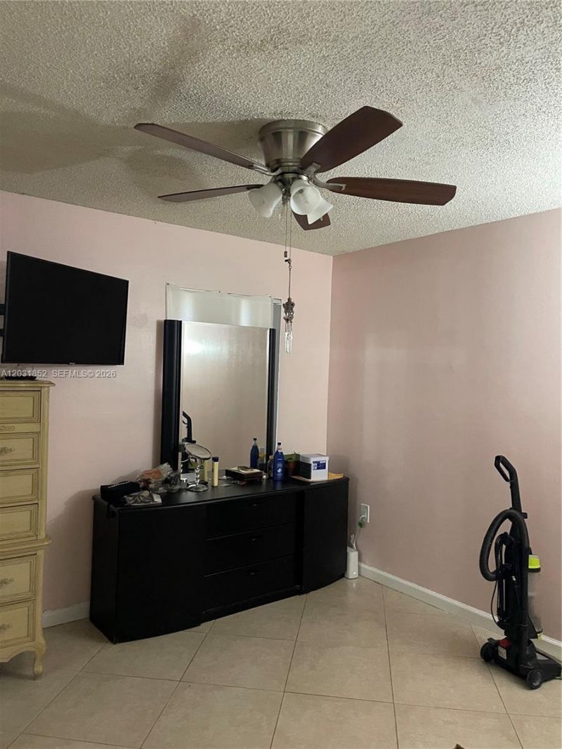 19391 NW 57th Ct, Hialeah, FL 33015 Photo