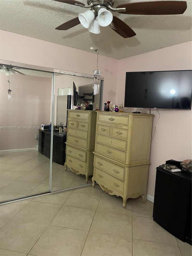 19391 NW 57th Ct, Hialeah, FL 33015 Photo