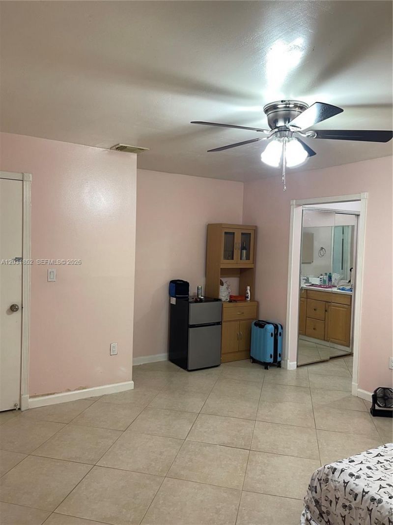19391 NW 57th Ct, Hialeah, FL 33015 Photo