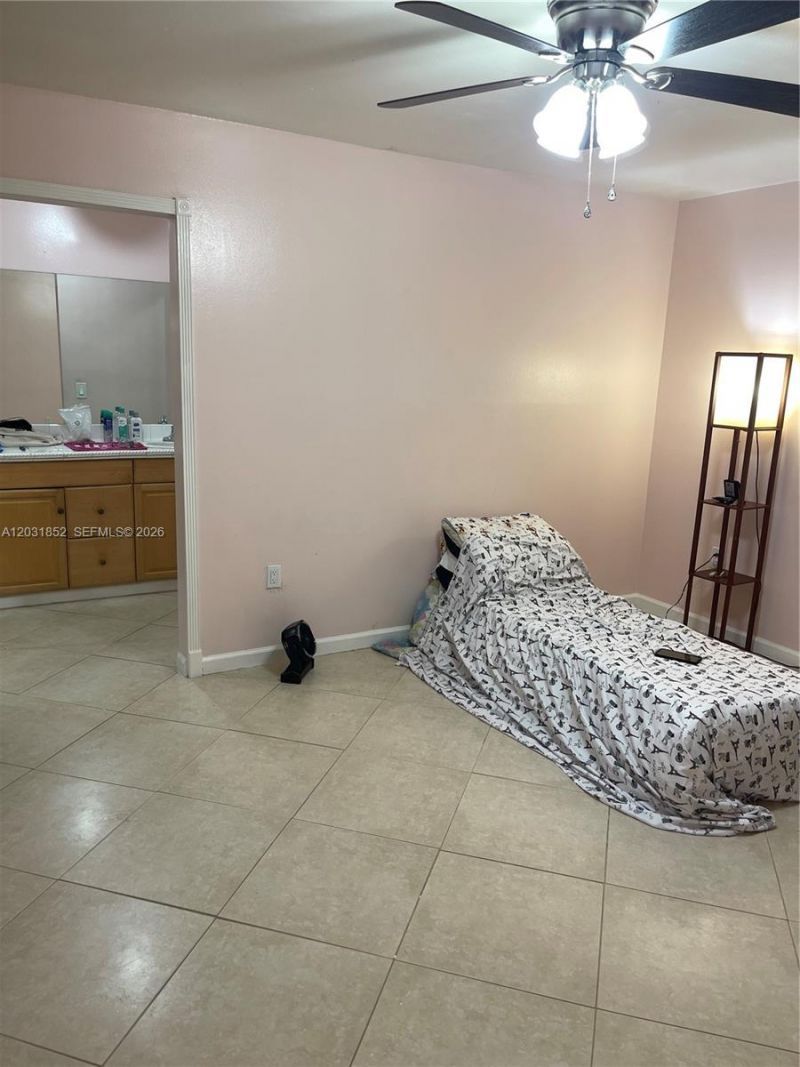 19391 NW 57th Ct, Hialeah, FL 33015 Photo