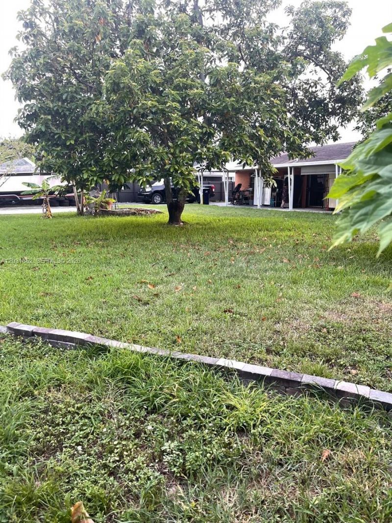 19391 NW 57th Ct, Hialeah, FL 33015 Photo