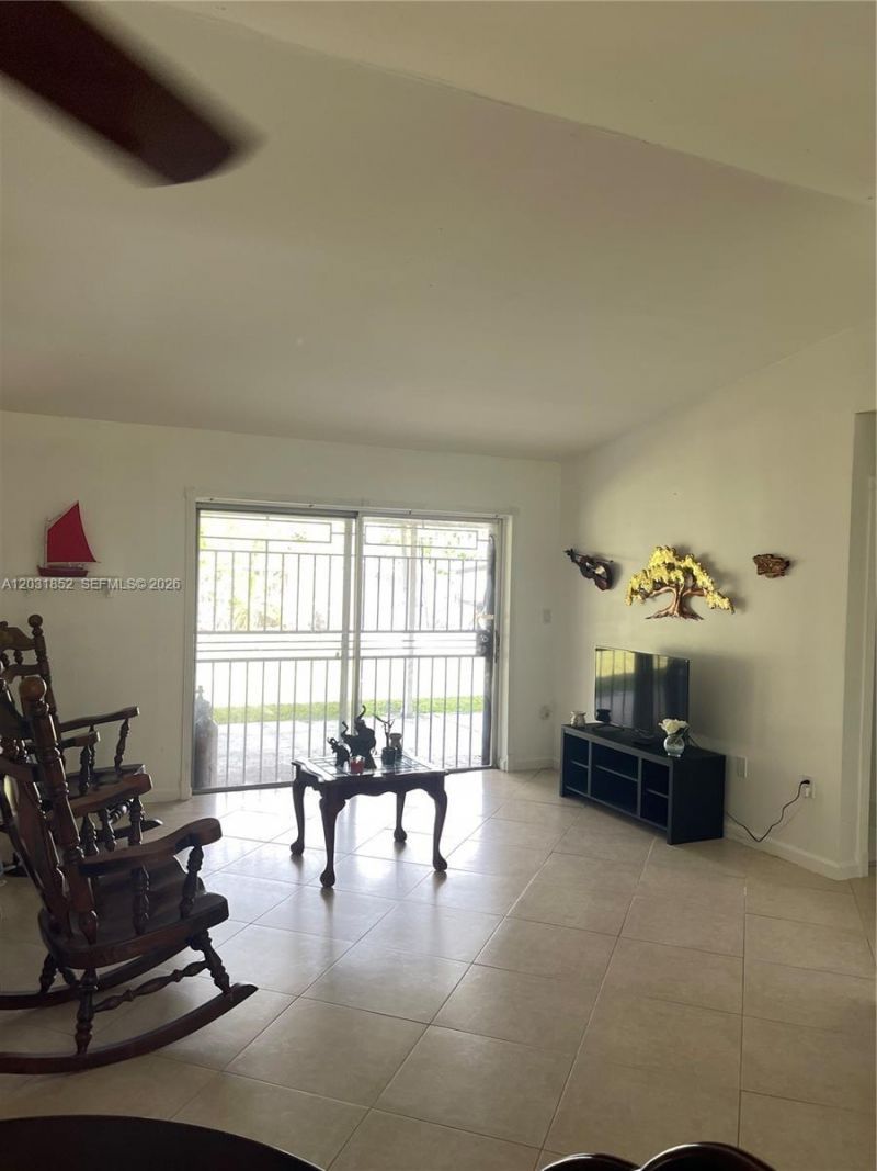 19391 NW 57th Ct, Hialeah, FL 33015 Photo