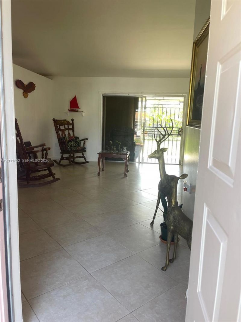 19391 NW 57th Ct, Hialeah, FL 33015 Photo