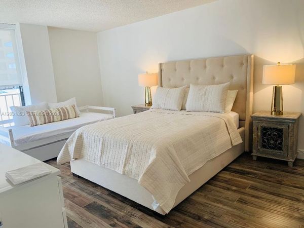 2625 Collins Ave , Unit 502, Miami Beach, FL 33140
