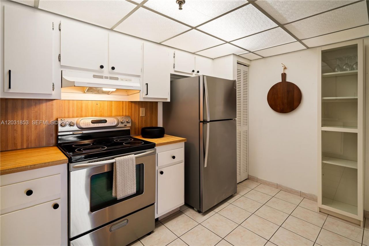 2625 Collins Ave, Unit 502, Miami Beach, FL 33140 Photo